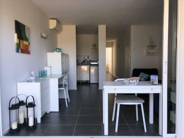 Appartement Les Pieds Dans L'Eau ! Le Lavandou Esterno foto